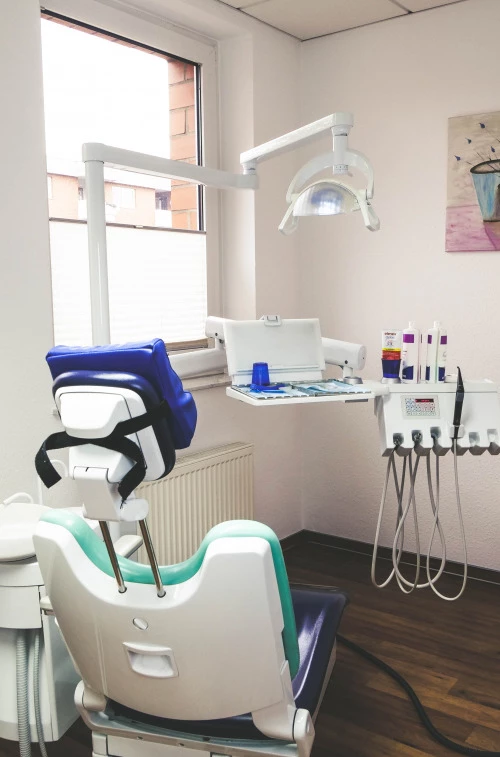 Zahnarzt Dr. Ralph Steffen Kirchner — db9553_79c382c6dd0a4d5cadeea9a18aa202e2~mv2_d_5184_3888_s_4_2