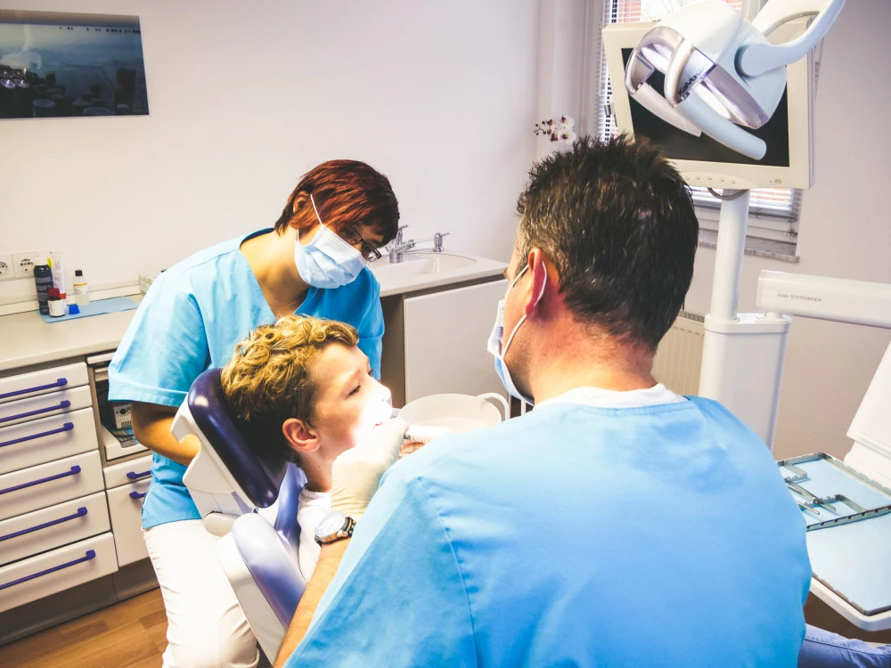 Zahnarzt Dr. Ralph Steffen Kirchner — db9553_ab0628501b0040b591f9844bda47d9ba~mv2_d_5184_3888_s_4_2