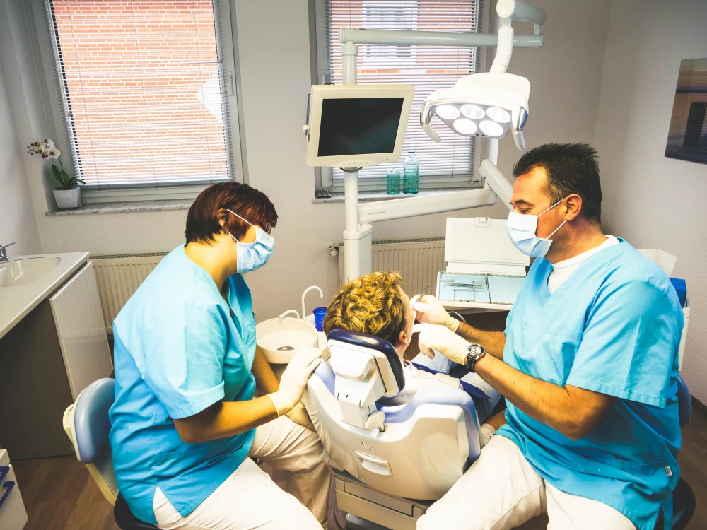 Zahnarzt Dr. Ralph Steffen Kirchner — db9553_d5b990e9d2f84c22aca0dfc67edaf6f4~mv2_d_5184_3888_s_4_2