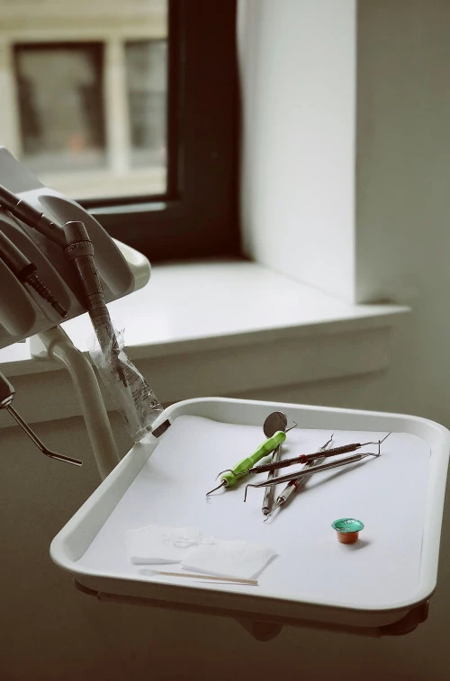 Zahnarzt Dr. Ralph Steffen Kirchner — jon-tyson-kpLEaeScdHY-unsplash