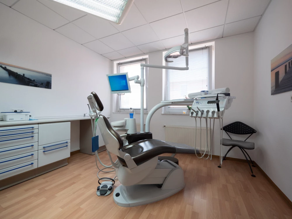 Zahnarzt Dr. Ralph Steffen Kirchner — Kirchner_Praxis-1533302